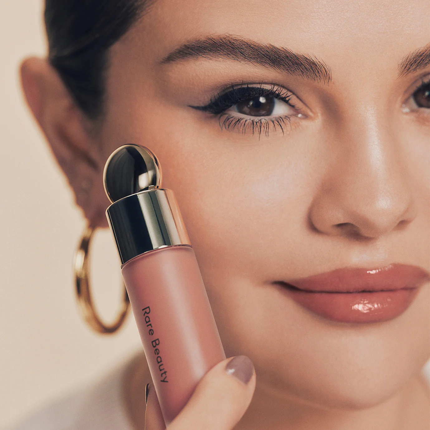 RARE BEAUTY - SOFT PINCH LIQUID BLUSH (RUBOR LIQUIDO)