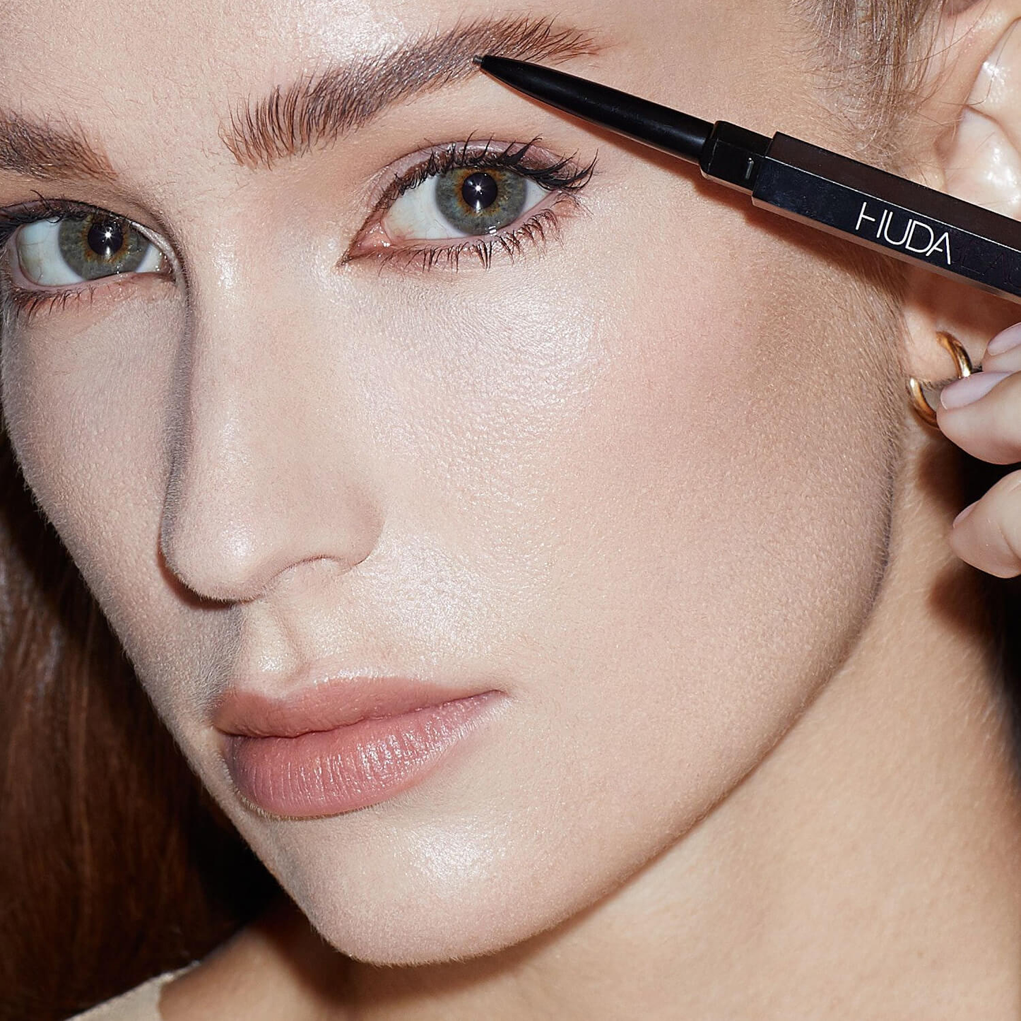 HUDA BEAUTY - #BOMBBROWS MICROSHADE BROW PENCIL