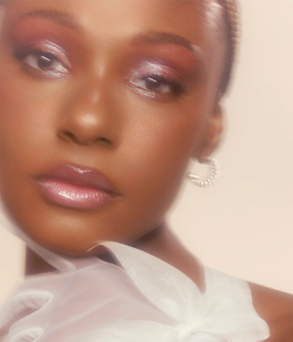 R.E.M. BEAUTY - STARLET LUSTROUS LIQUID EYESHADOW