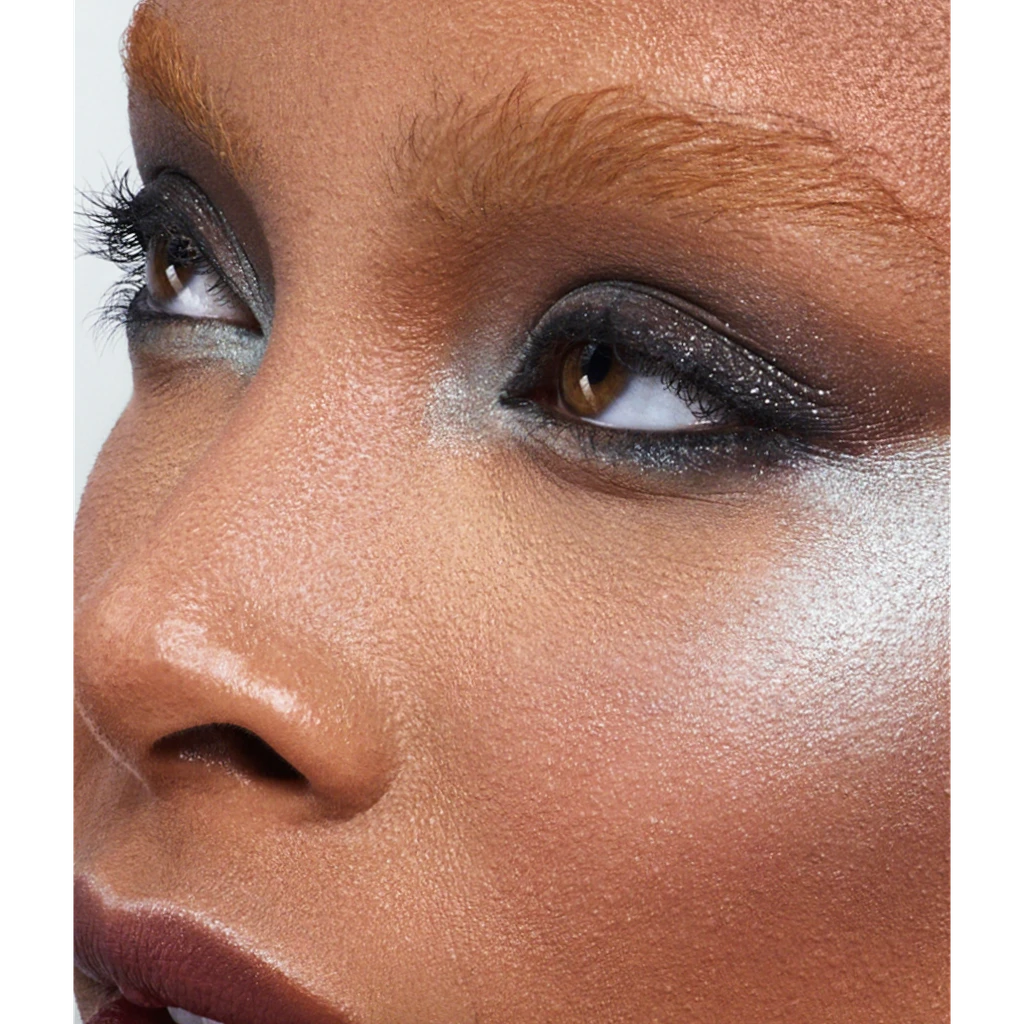 R.E.M. BEAUTY - STARLET LUSTROUS LIQUID EYESHADOW