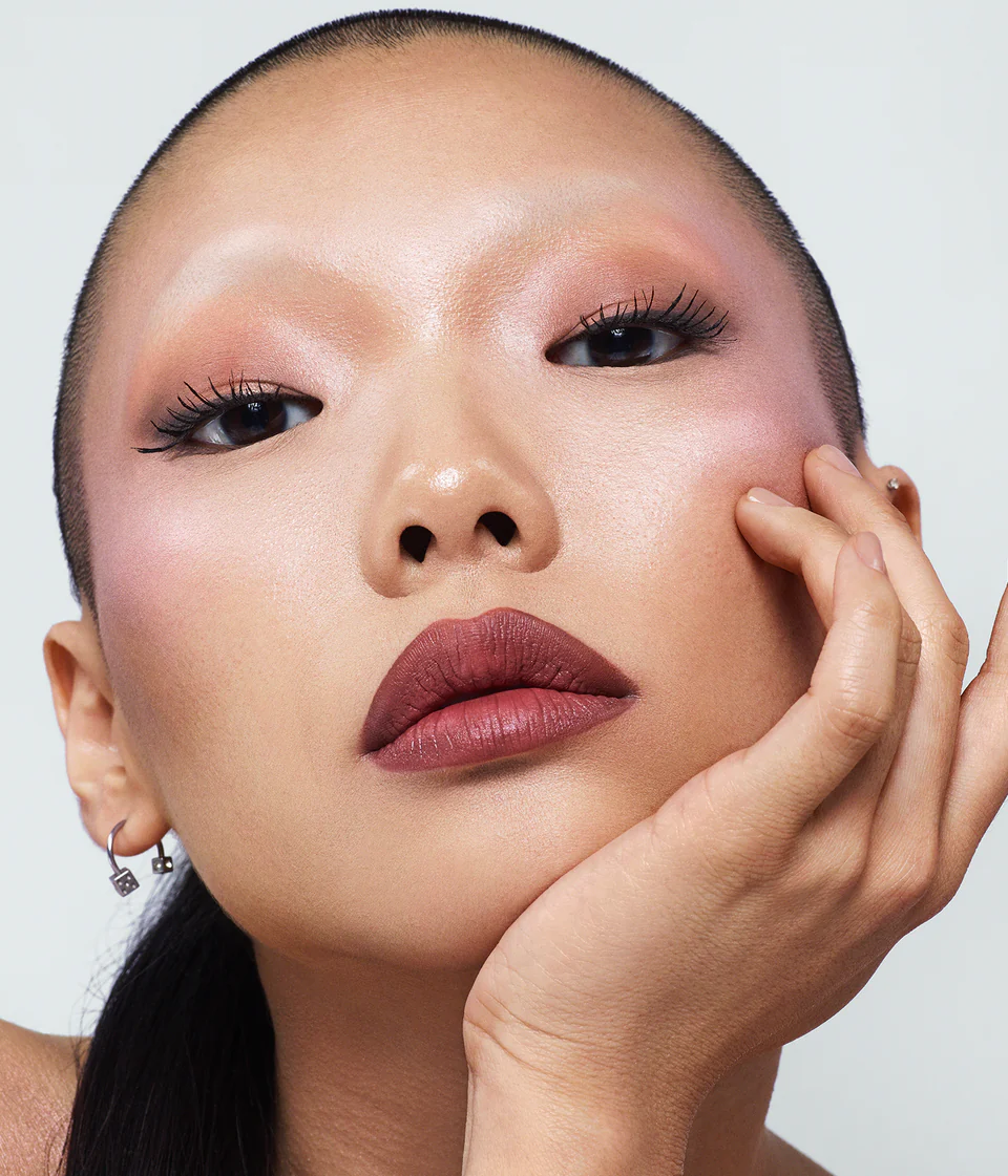 R.E.M. BEAUTY - ON YOUR COLLAR MATTE LIPSTICK