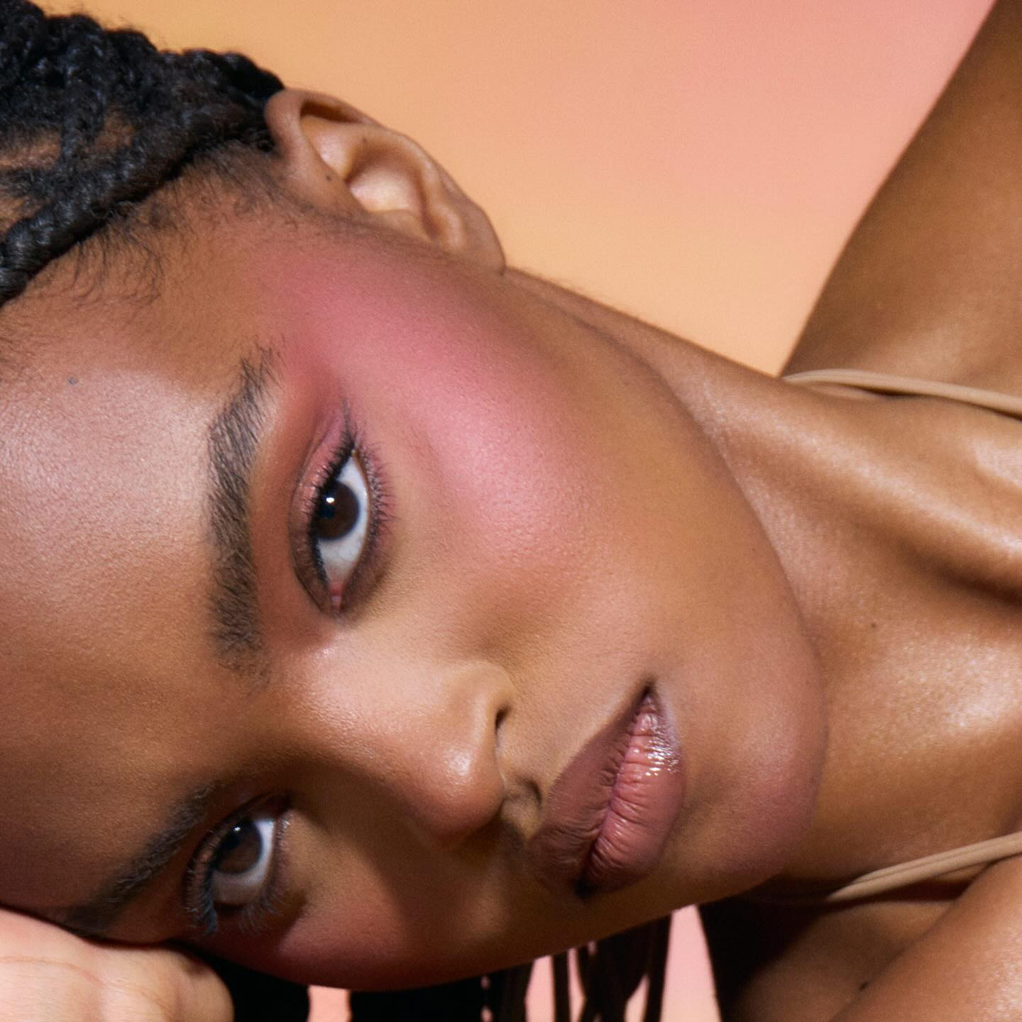 R.E.M. BEAUTY - HYPERNOVA SATIN MATTE BLUSH