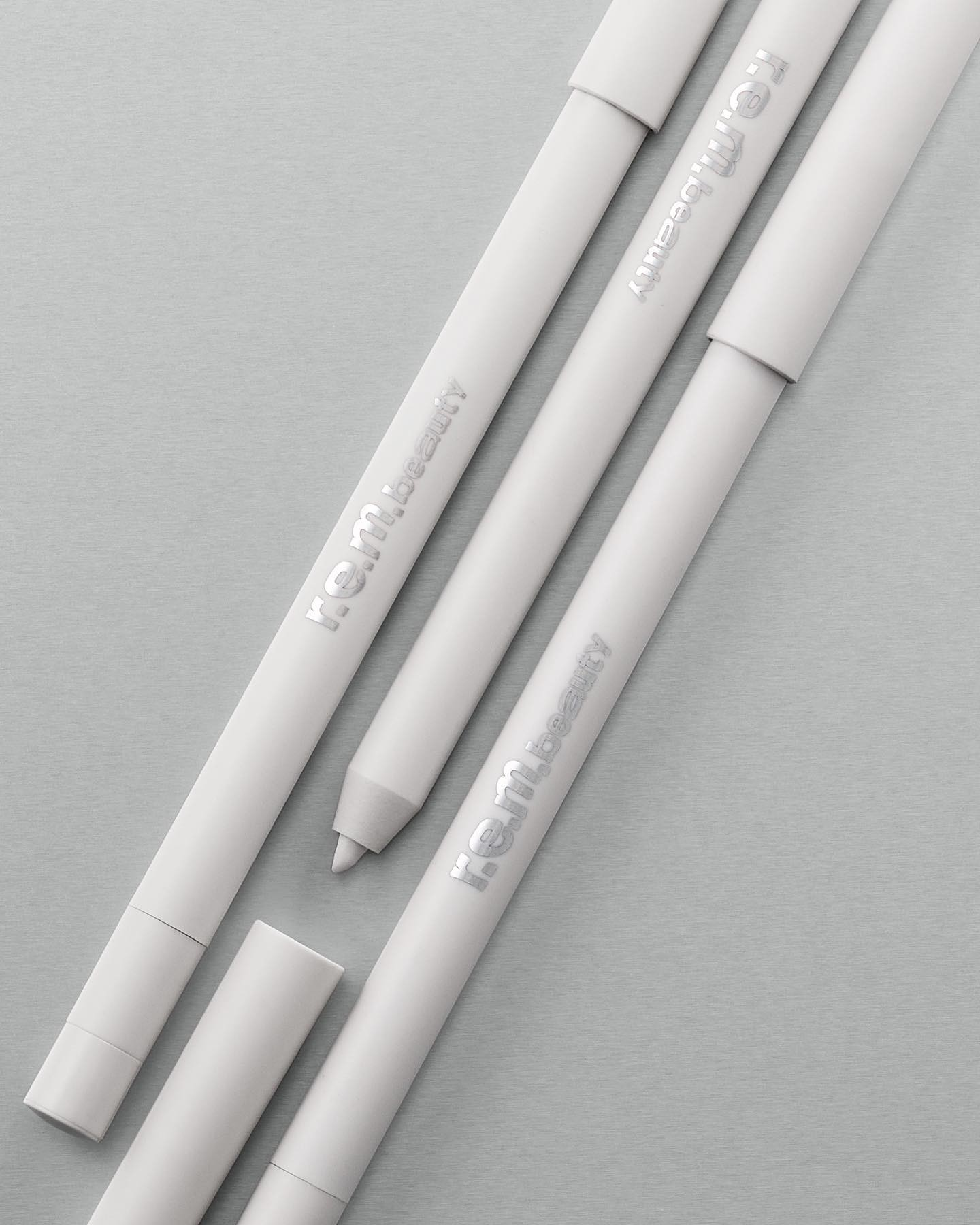 R.E.M. BEAUTY - AT THE BORDERLINE KOHL EYELINER PENCIL