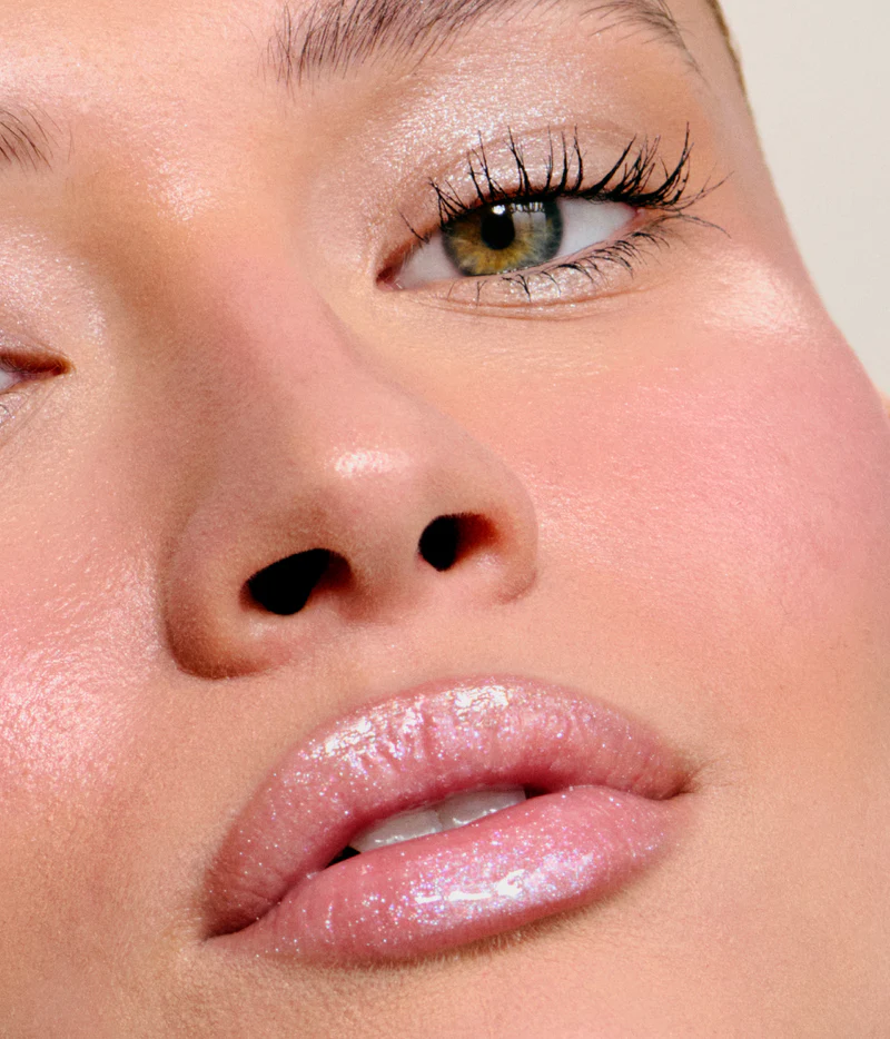 R.E.M. BEAUTY - ON YOUR COLLAR PLUMPING LIP GLOSS