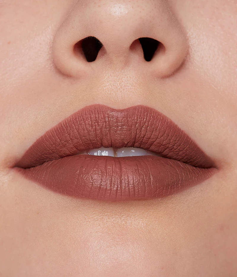 R.E.M. BEAUTY - AT THE BORDERLINE LIP LINER PENCIL