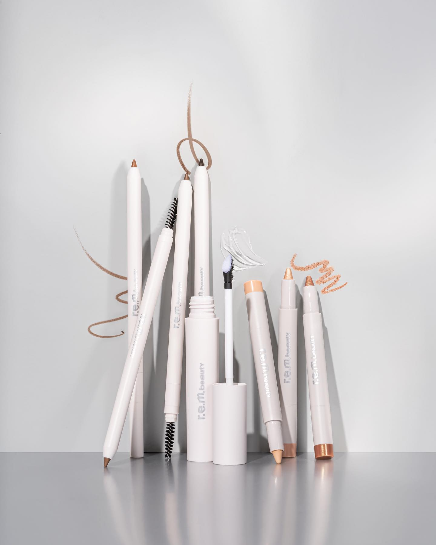 R.E.M. BEAUTY - AT THE BORDERLINE LIP LINER PENCIL