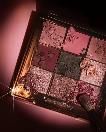 CHARLOTTE TILLBURY - PILLOW TALK BEAUTYVERSE LOVE PALETTE (LIMITED EDITION EYESHADOW PALETTE)