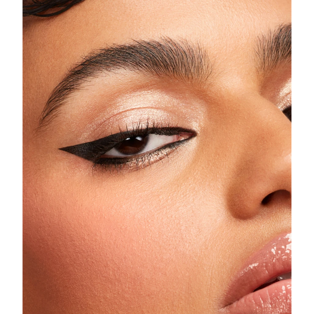 R.E.M. BEAUTY - STARLET LUSTROUS LIQUID EYESHADOW