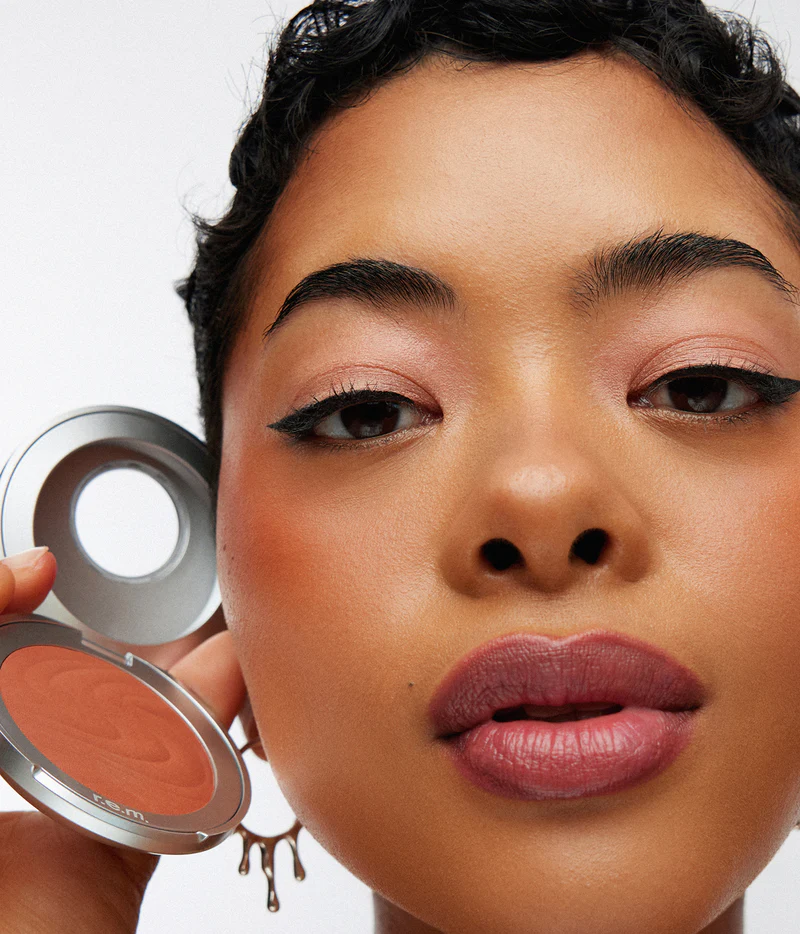 R.E.M. BEAUTY - HYPERNOVA SATIN MATTE BLUSH