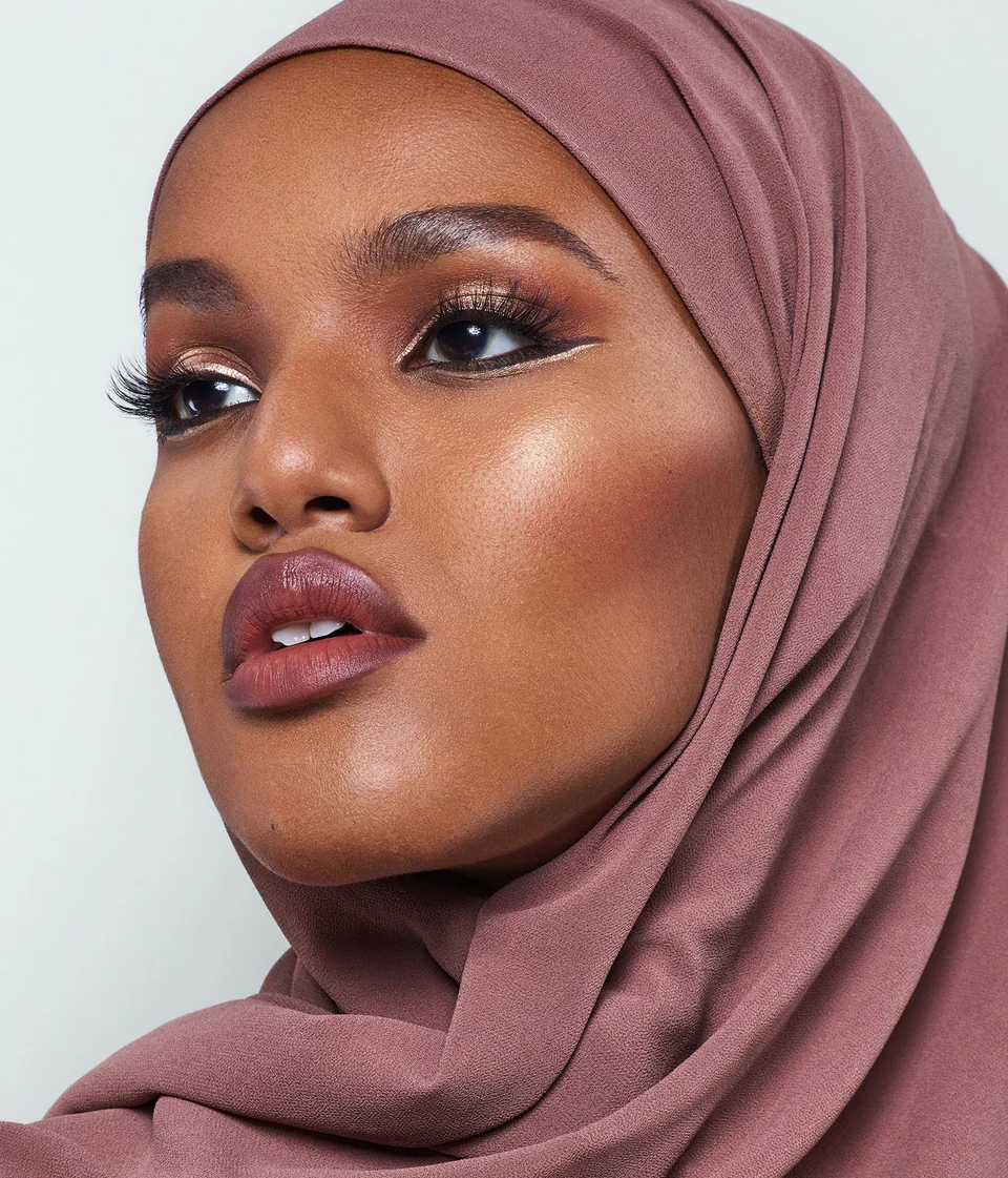 R.E.M. BEAUTY - ON YOUR COLLAR MATTE LIPSTICK