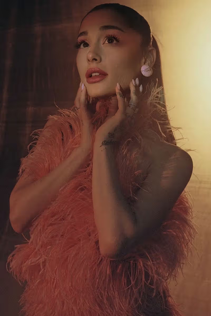 R.E.M. BEAUTY - ON YOUR COLLAR MATTE LIPSTICK