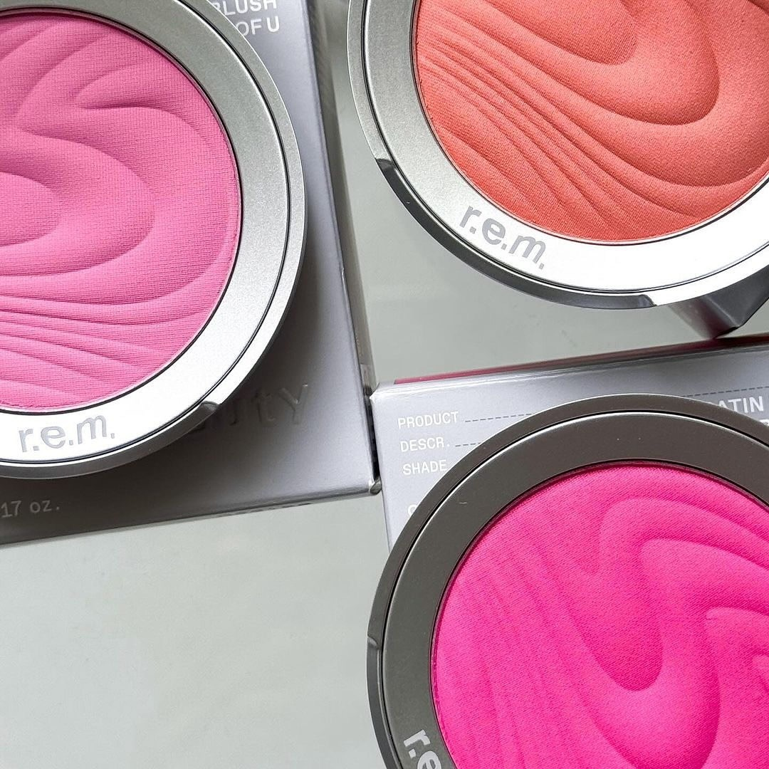 R.E.M. BEAUTY - HYPERNOVA SATIN MATTE BLUSH