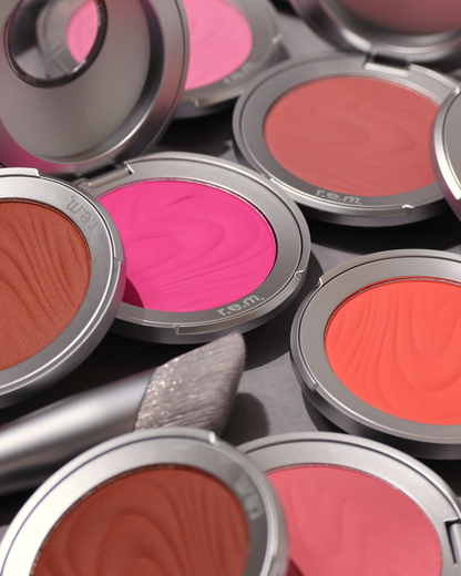 R.E.M. BEAUTY - HYPERNOVA SATIN MATTE BLUSH