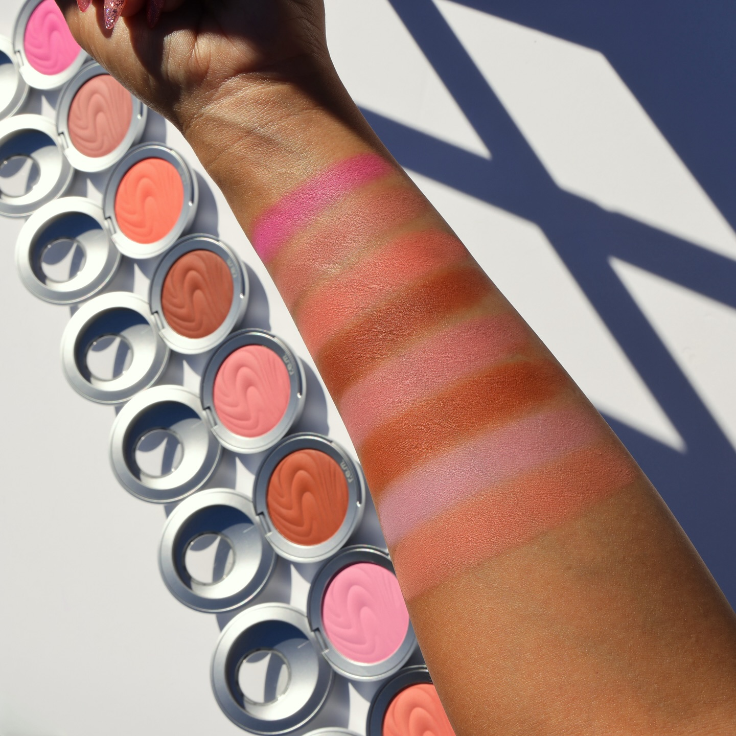 R.E.M. BEAUTY - HYPERNOVA SATIN MATTE BLUSH