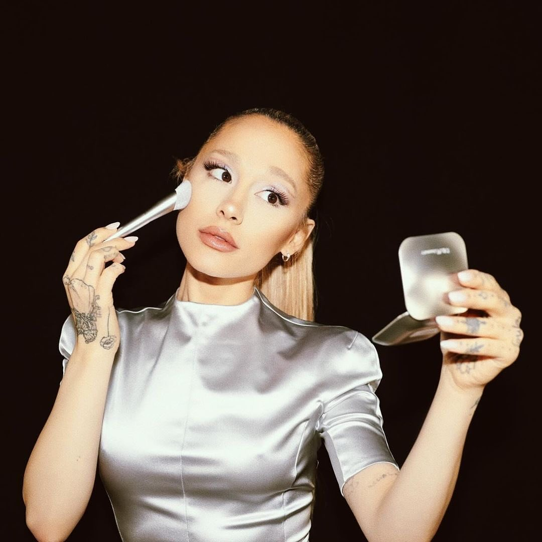 R.E.M. BEAUTY - INTERSTELLAR HIGHLIGHTER TOPPER