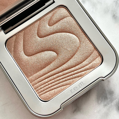 R.E.M. BEAUTY - INTERSTELLAR HIGHLIGHTER TOPPER