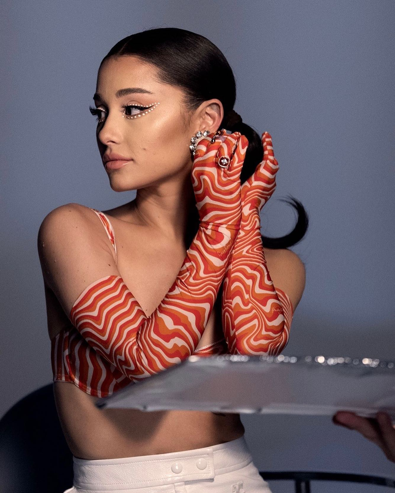 R.E.M. BEAUTY - INTERSTELLAR HIGHLIGHTER TOPPER