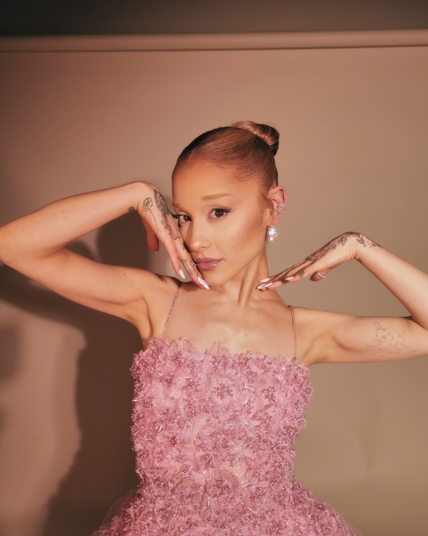 R.E.M. BEAUTY - SWEETENER FOUNDATION