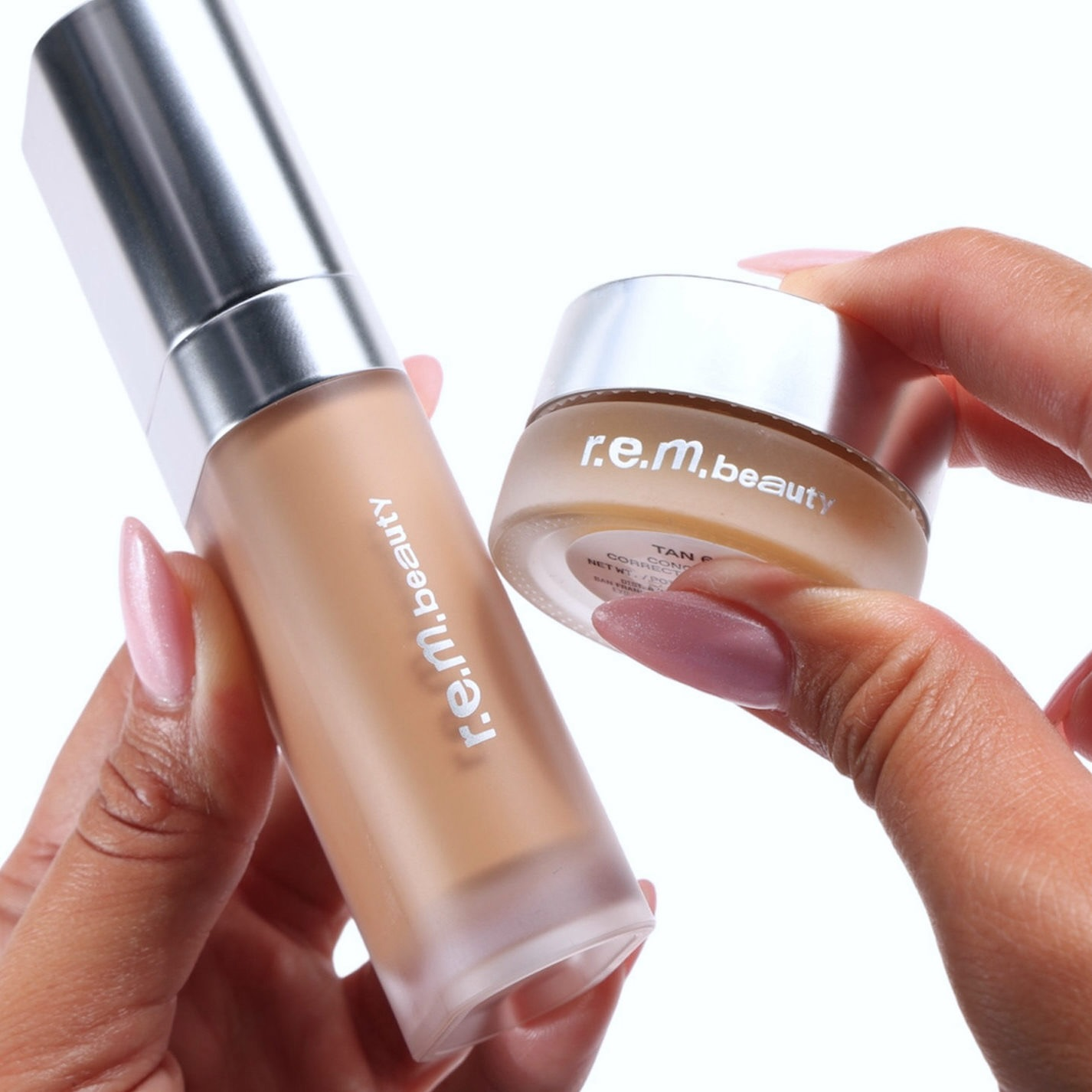 R.E.M. BEAUTY - SWEETENER FOUNDATION