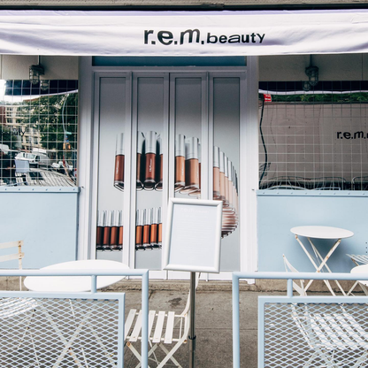 R.E.M. BEAUTY - SWEETENER FOUNDATION