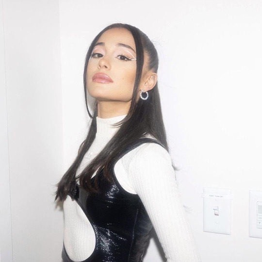 R.E.M. BEAUTY - AT THE BORDERLINE KOHL EYELINER PENCIL