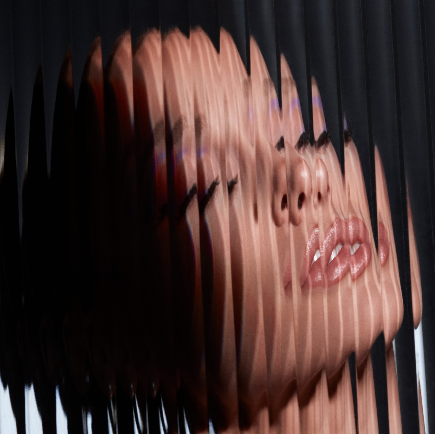 R.E.M. BEAUTY - AT THE BORDERLINE KOHL EYELINER PENCIL