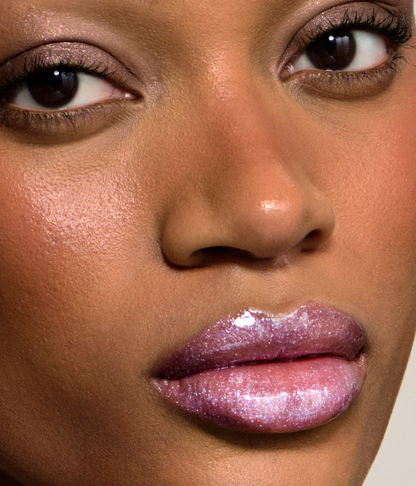 R.E.M. BEAUTY - ON YOUR COLLAR PLUMPING LIP GLOSS