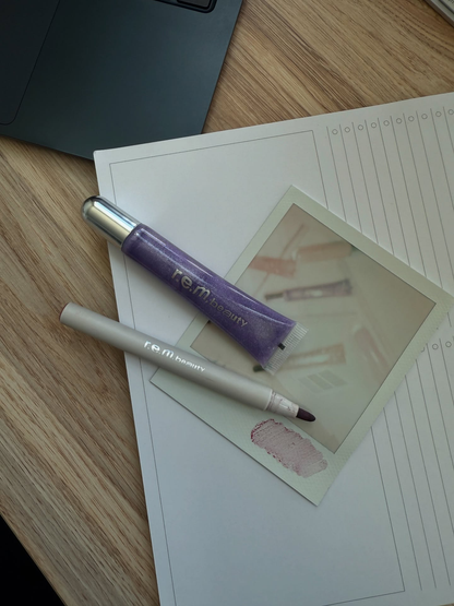 R.E.M. BEAUTY - ON YOUR COLLAR PLUMPING LIP GLOSS