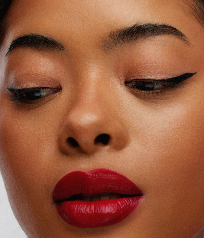 R.E.M. BEAUTY - AT THE BORDERLINE LIP LINER PENCIL